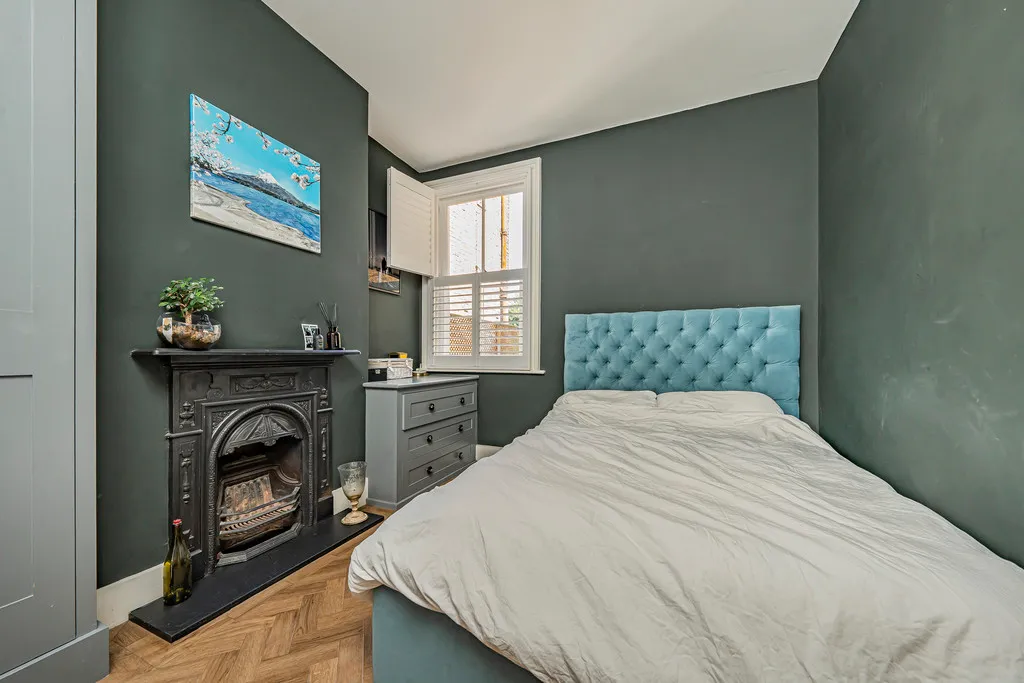Mafeking Avenue, Brentford, TW8, photo 23