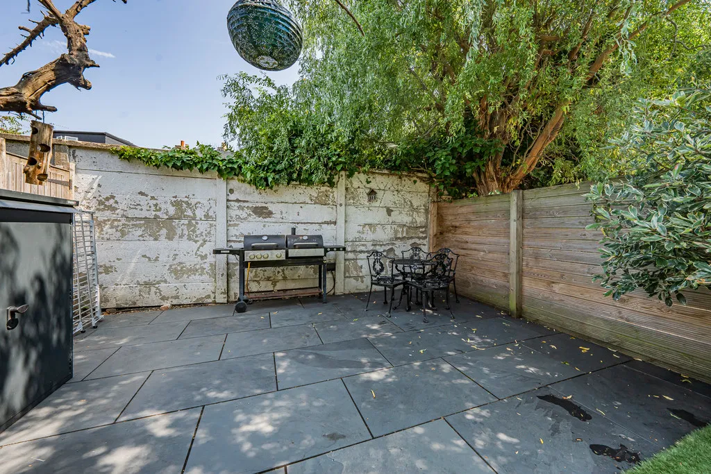 Mafeking Avenue, Brentford, TW8, photo 8