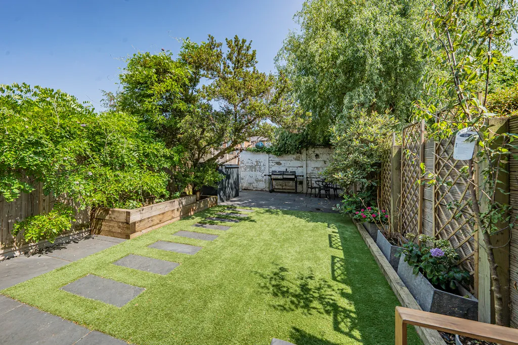 Mafeking Avenue, Brentford, TW8, photo 12