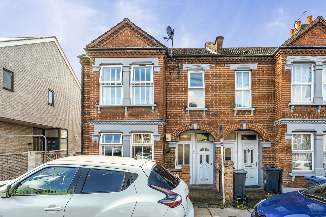 3 bed flat for sale, Hythe Road, Thornton Heath, CR7
