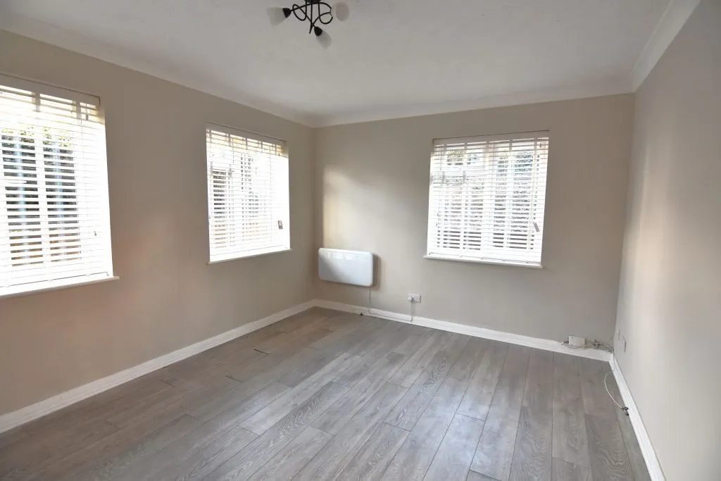 Clarendon Road, Wallington, SM6, photo 2