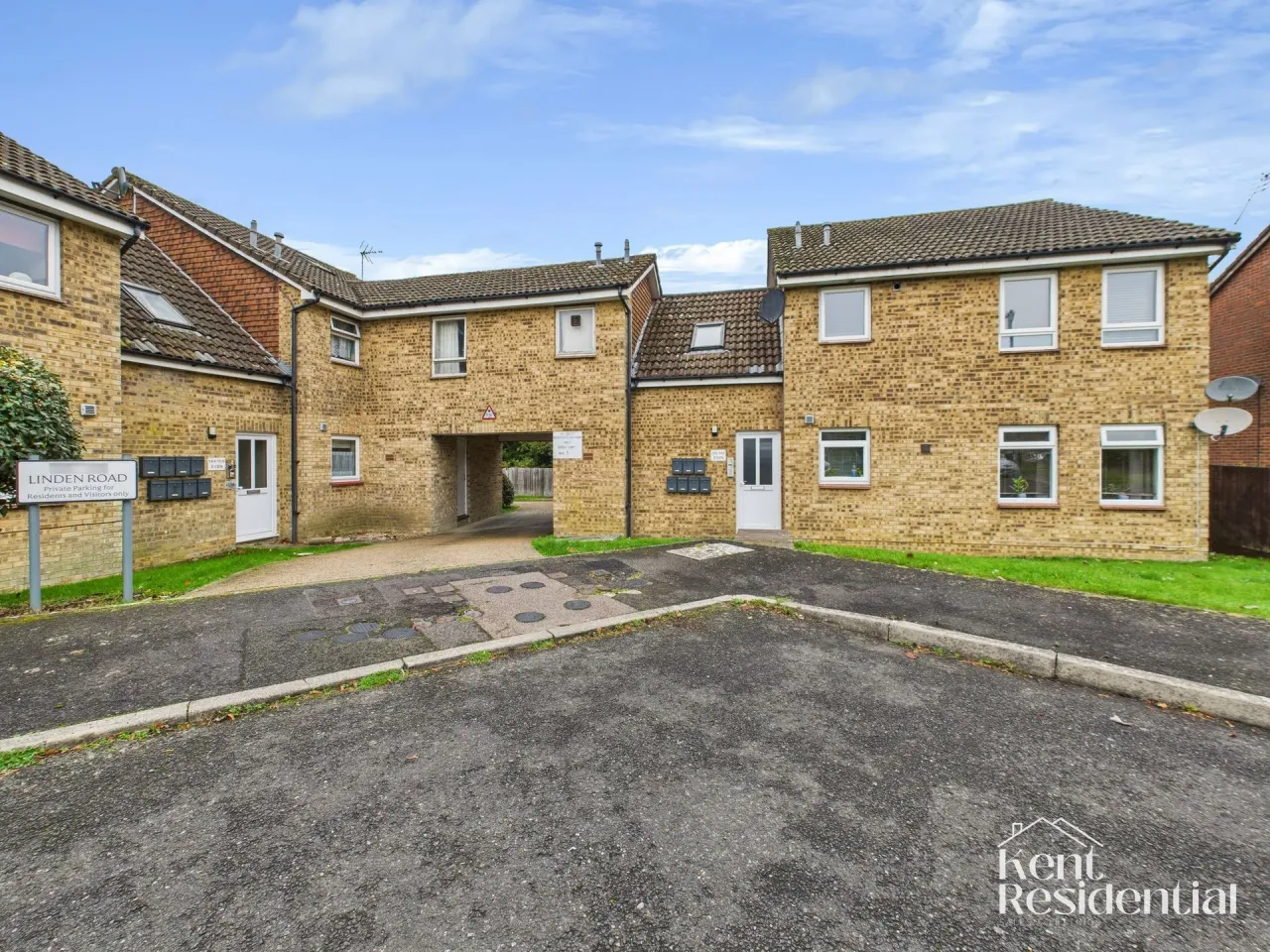 1 bed flat to rent, Linden Road, Coxheath, ME17