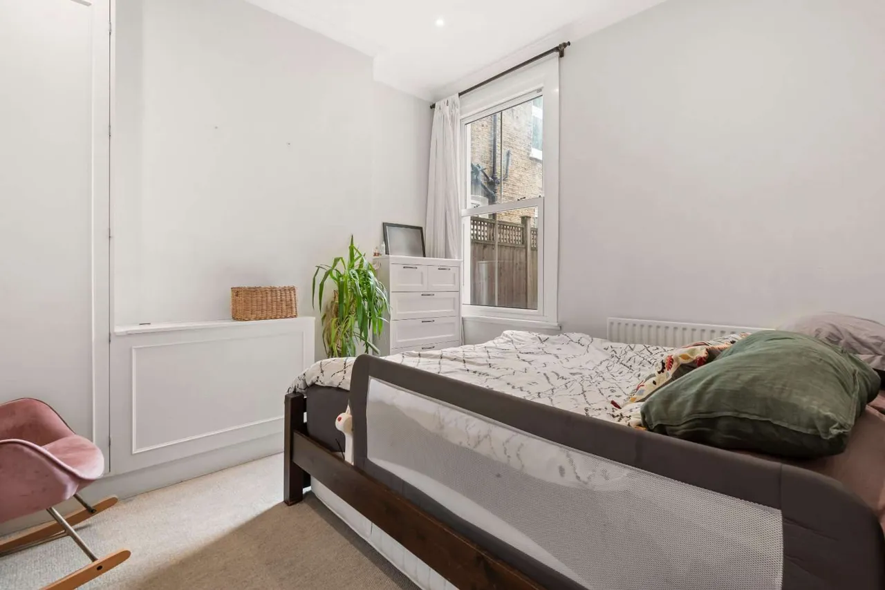 Hazelbourne Road, London, SW12 9NS, photo 2