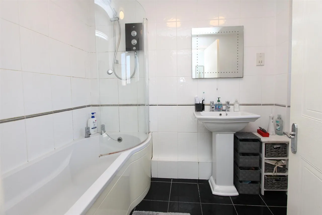 Broadwaters Drive, Kidderminster, photo 11