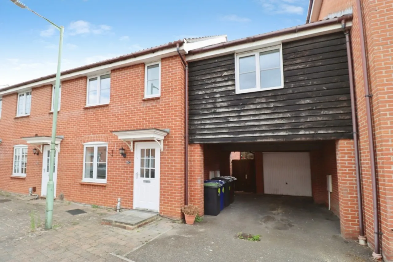 4 bed house to rent — Wagtail Drive, Bury St Edmunds, Suffolk