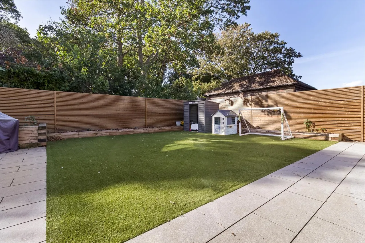 Aldsworth Avenue, Goring-By-Sea, photo 23