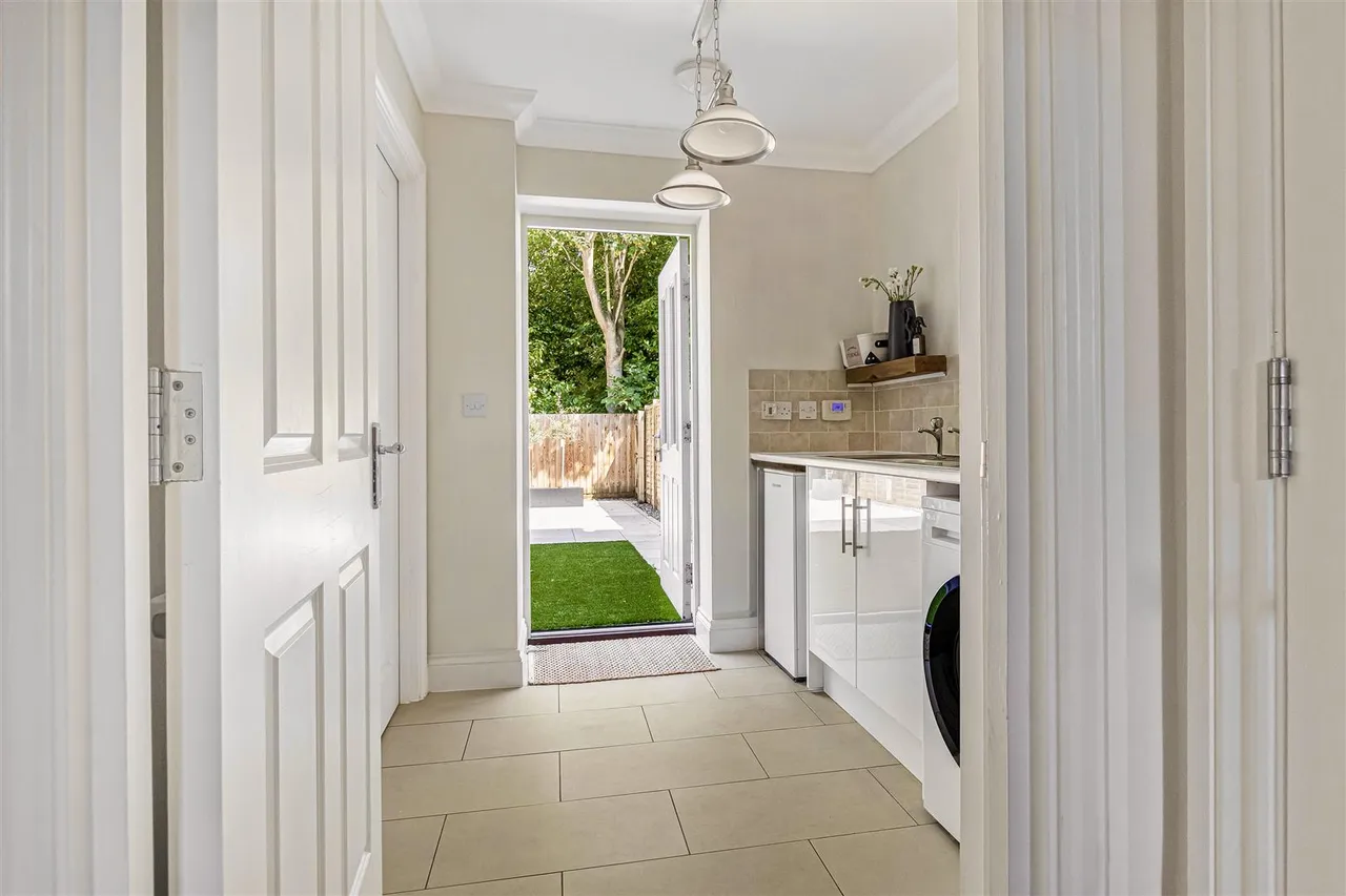 Pilgrim Court, Kennett, CB8, photo 12