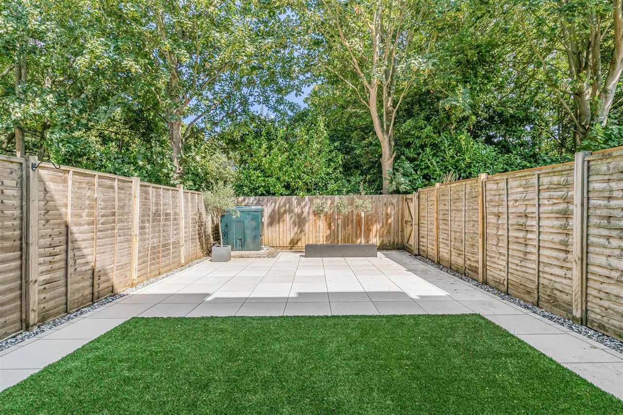 Pilgrim Court, Kennett, CB8, photo 18