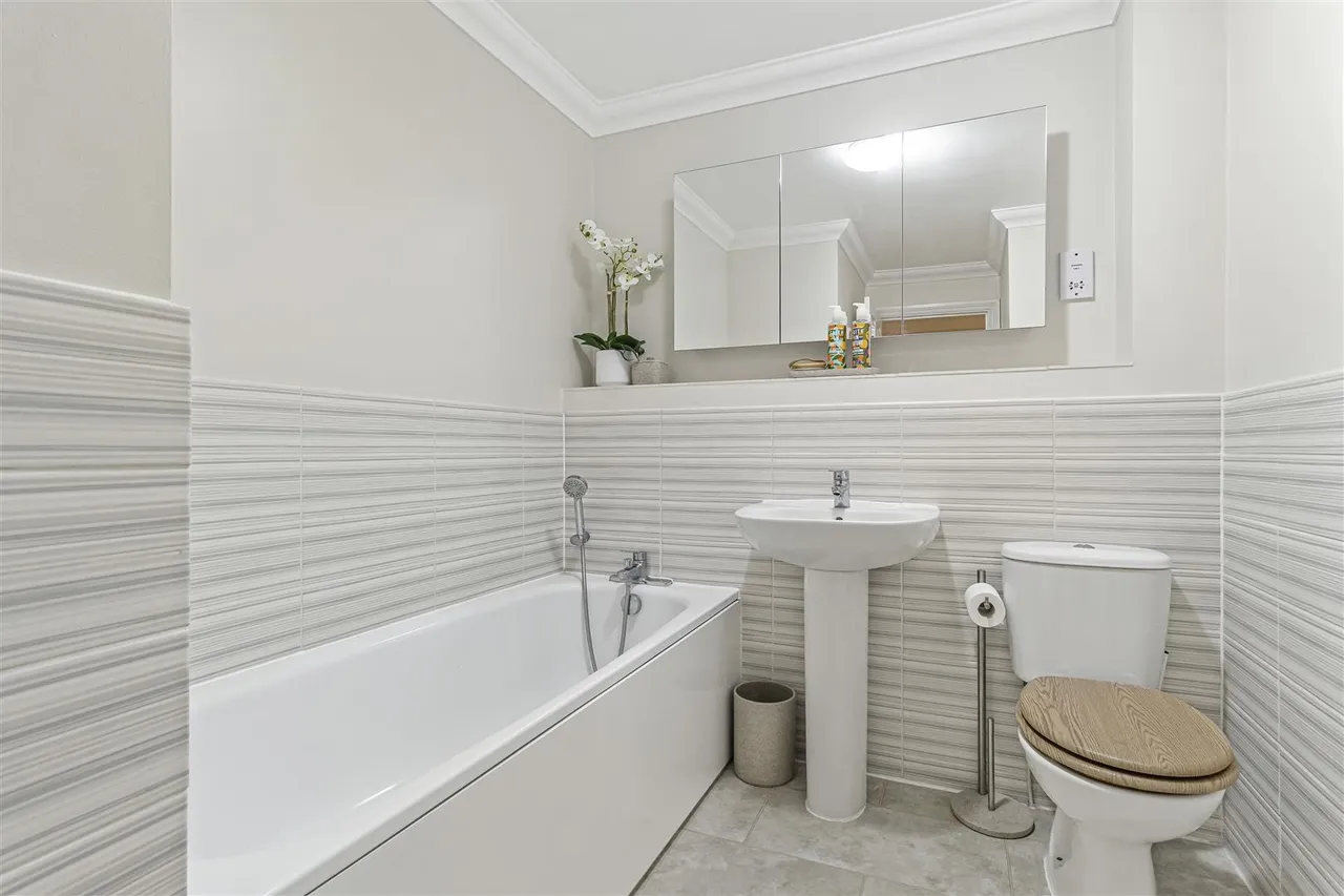 Pilgrim Court, Kennett, CB8, photo 17