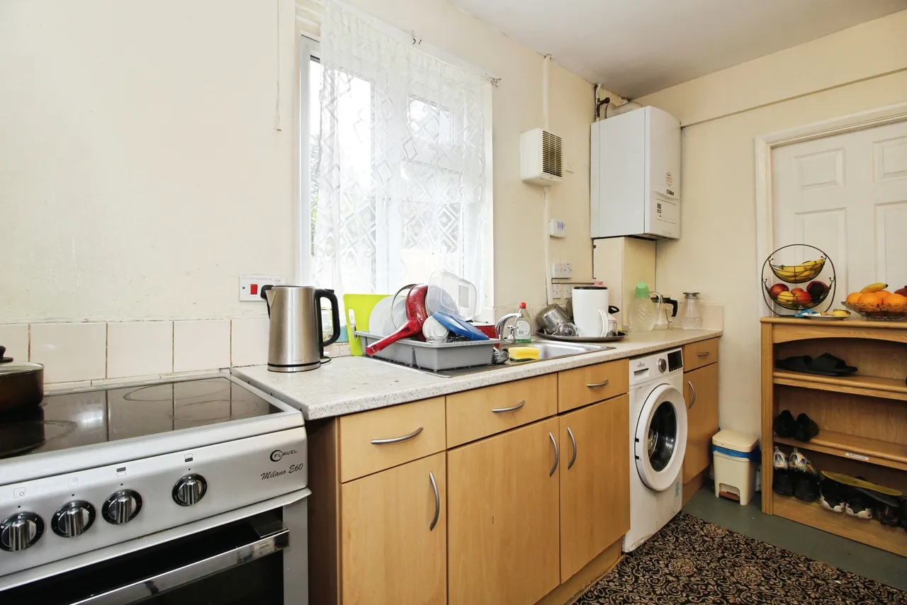 Scott Hall Green, Leeds, LS7, photo 11