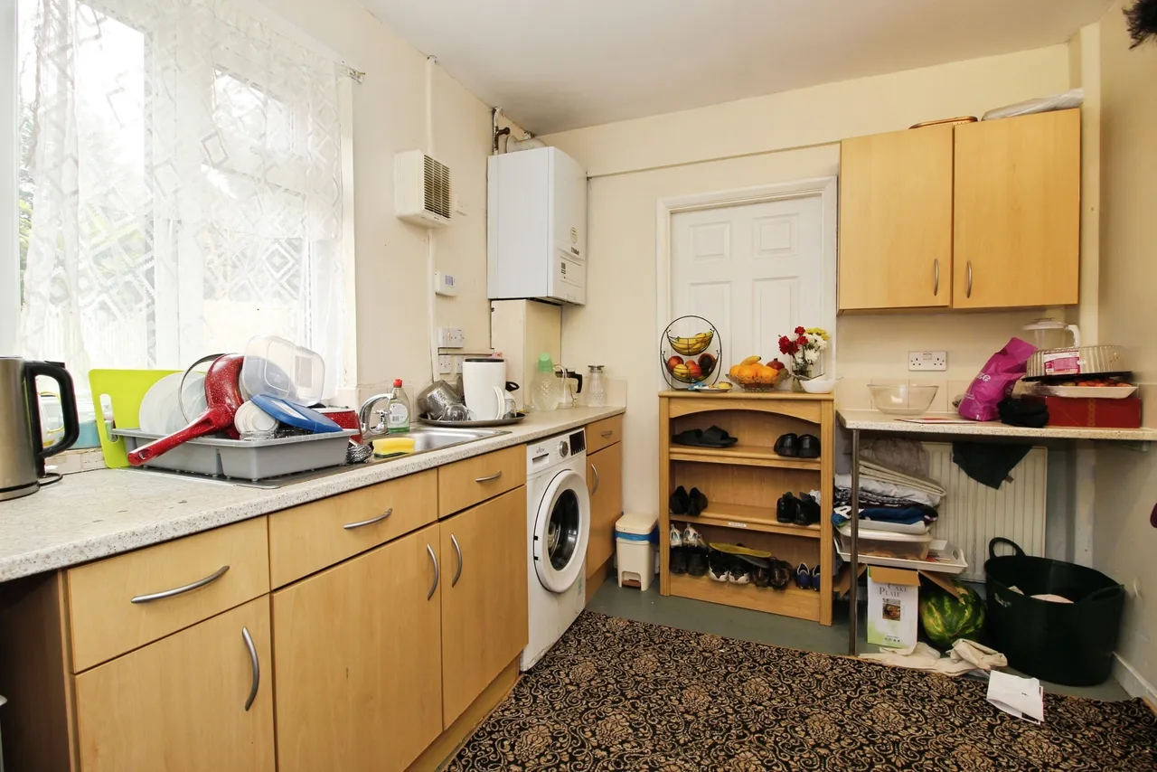 Scott Hall Green, Leeds, LS7, photo 12