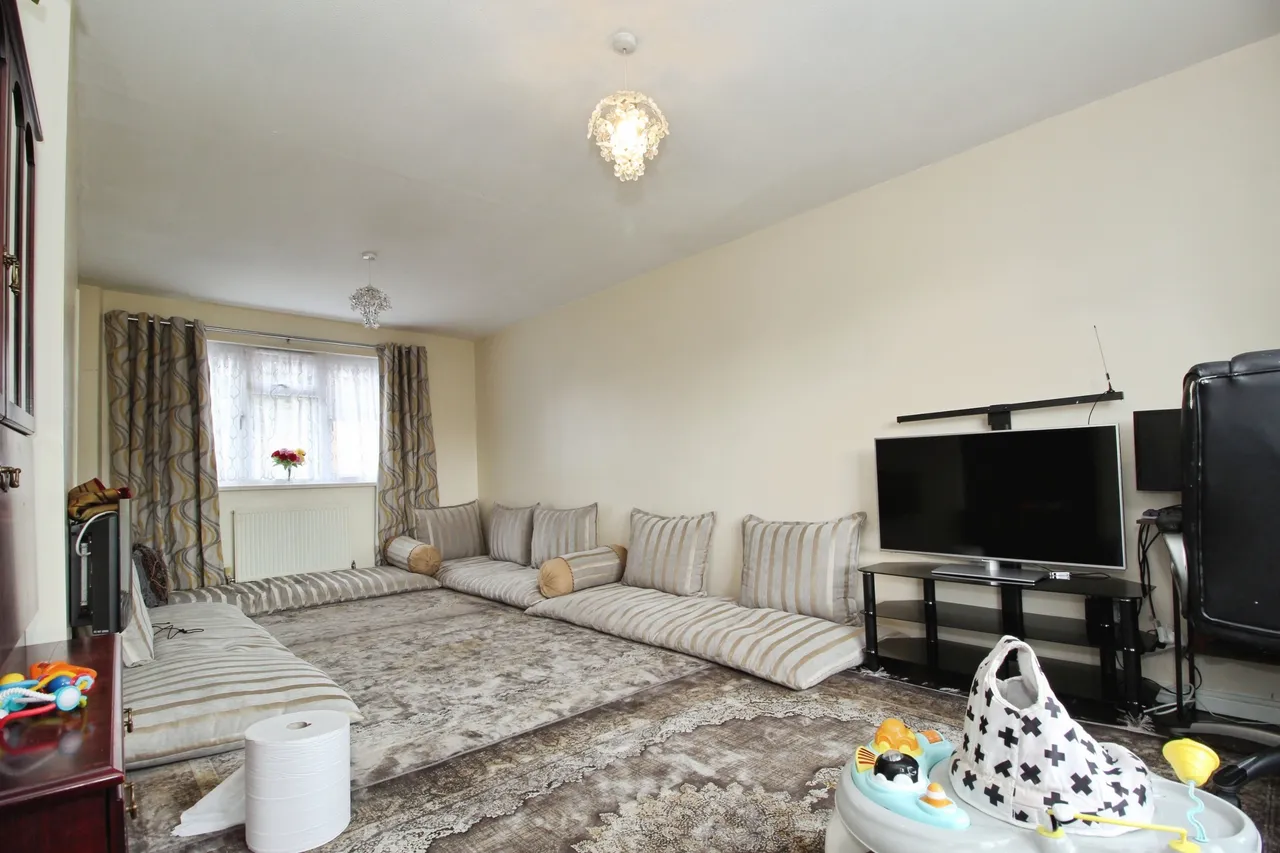 Scott Hall Green, Leeds, LS7, photo 7