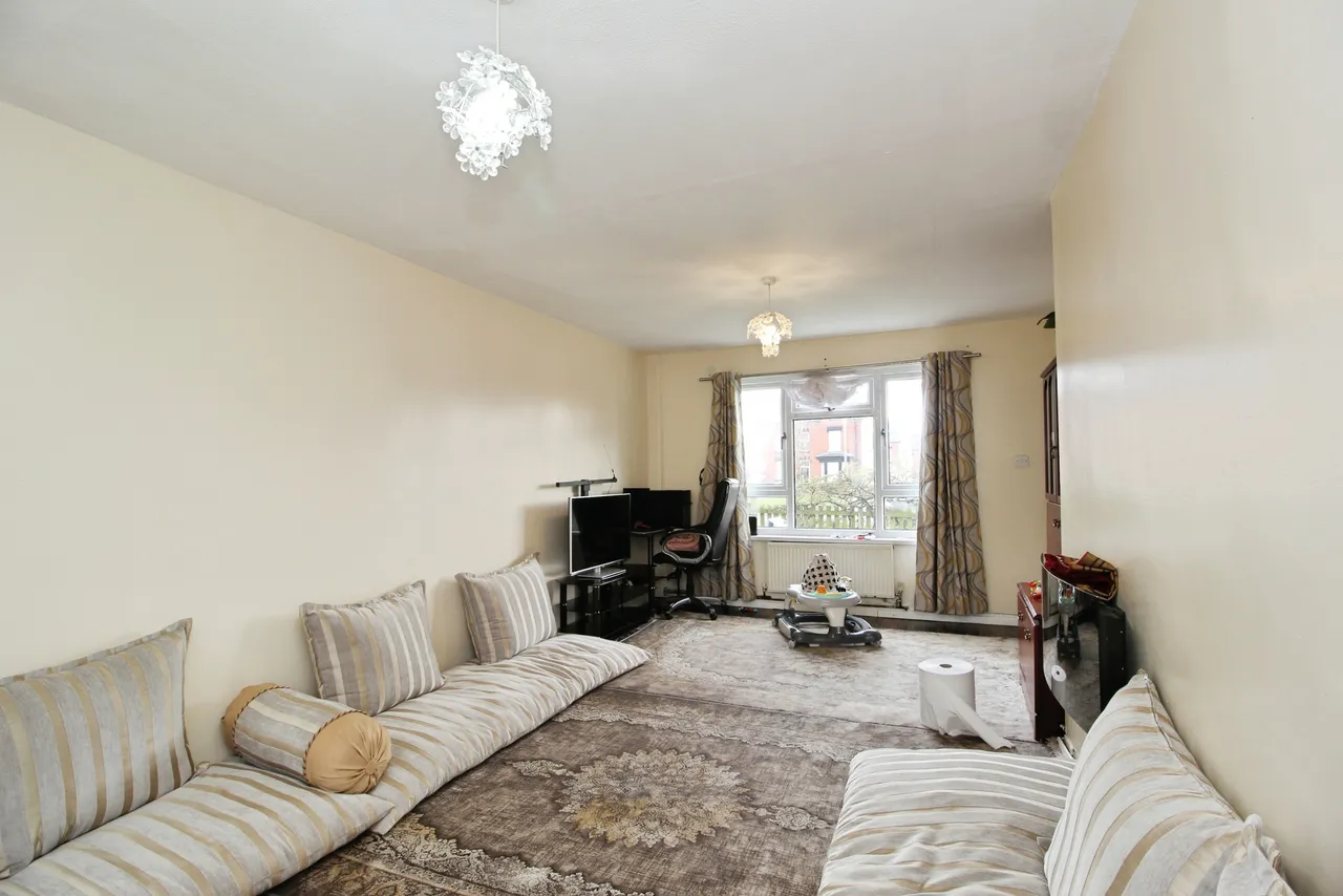 Scott Hall Green, Leeds, LS7, photo 16