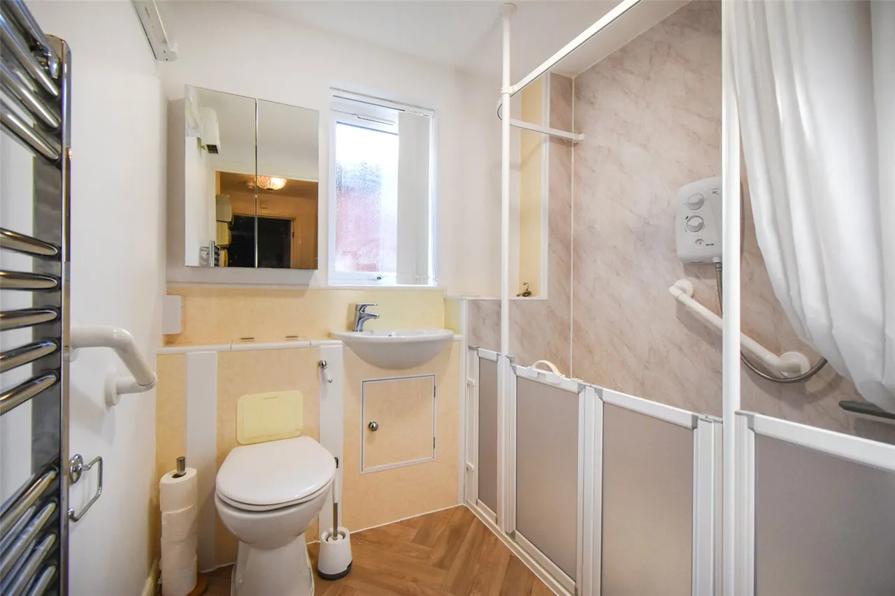 Berry Court, Hook, Hampshire, RG27 9JZ, photo 8