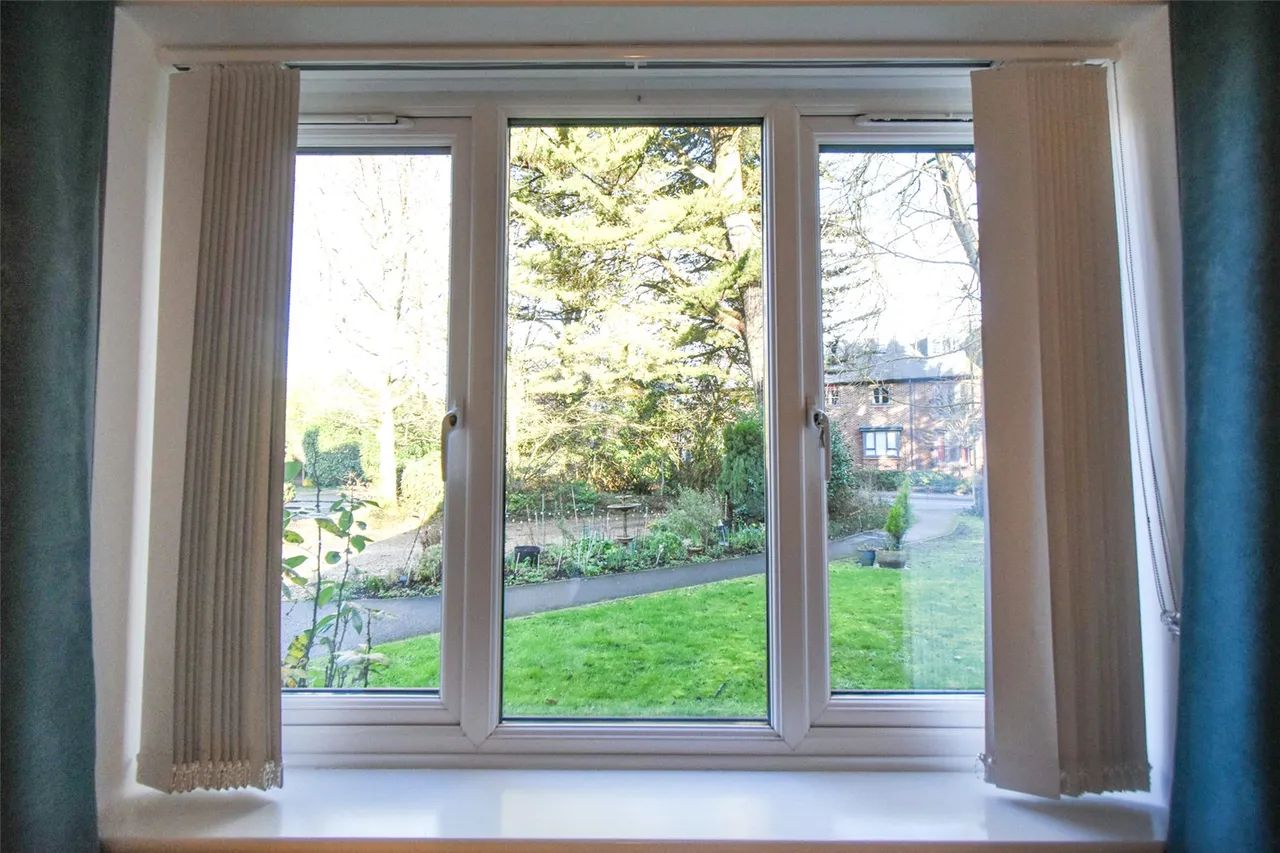 Berry Court, Hook, Hampshire, RG27 9JZ, photo 10