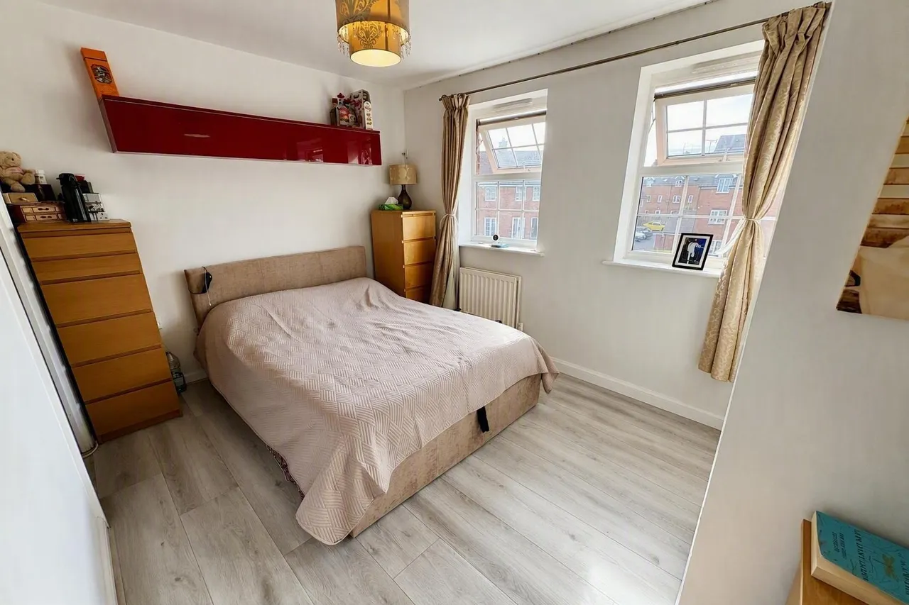 Merrick Close, SG1, photo 11