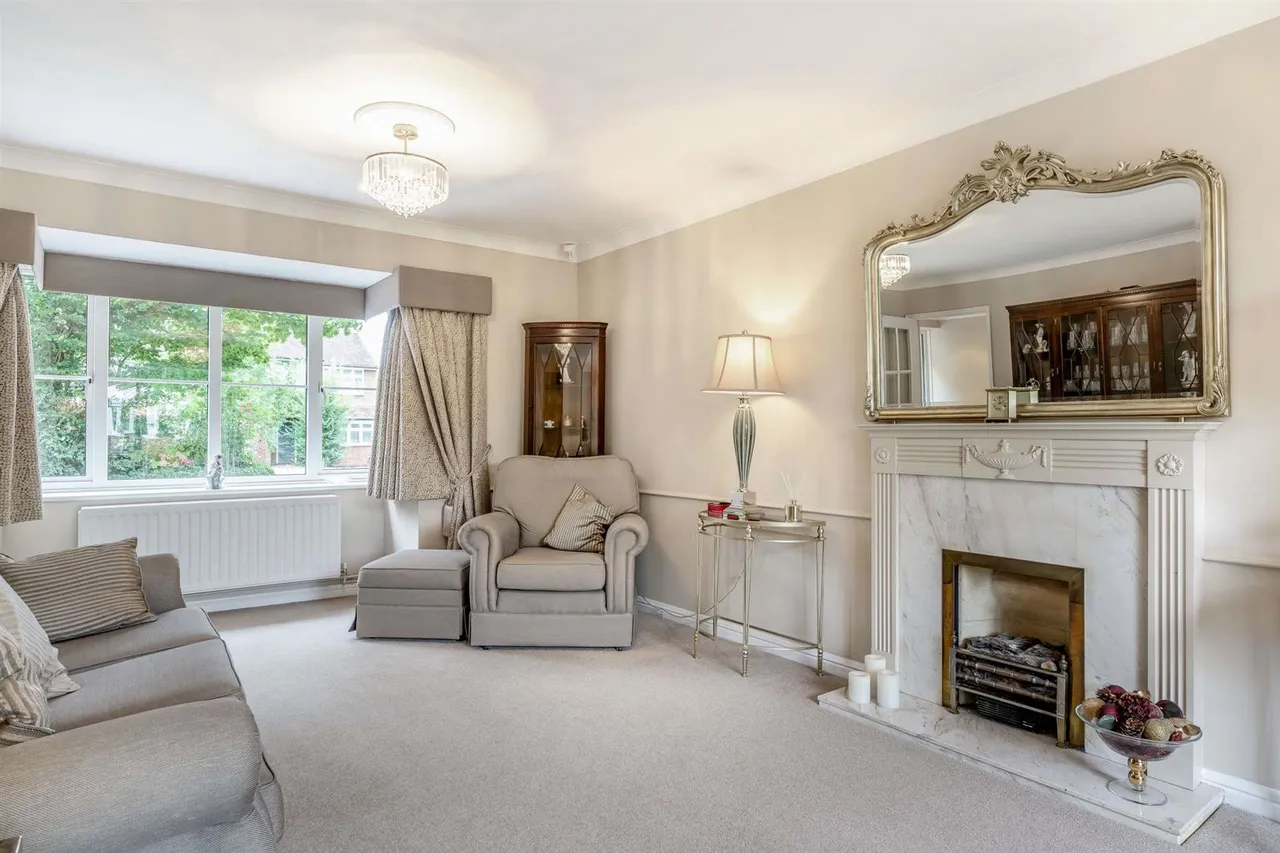 Middle Hill, Englefield Green, Surrey, TW20 0JJ, photo 9