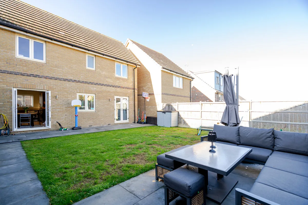 Meadow Way, Wing, LU7, photo 2