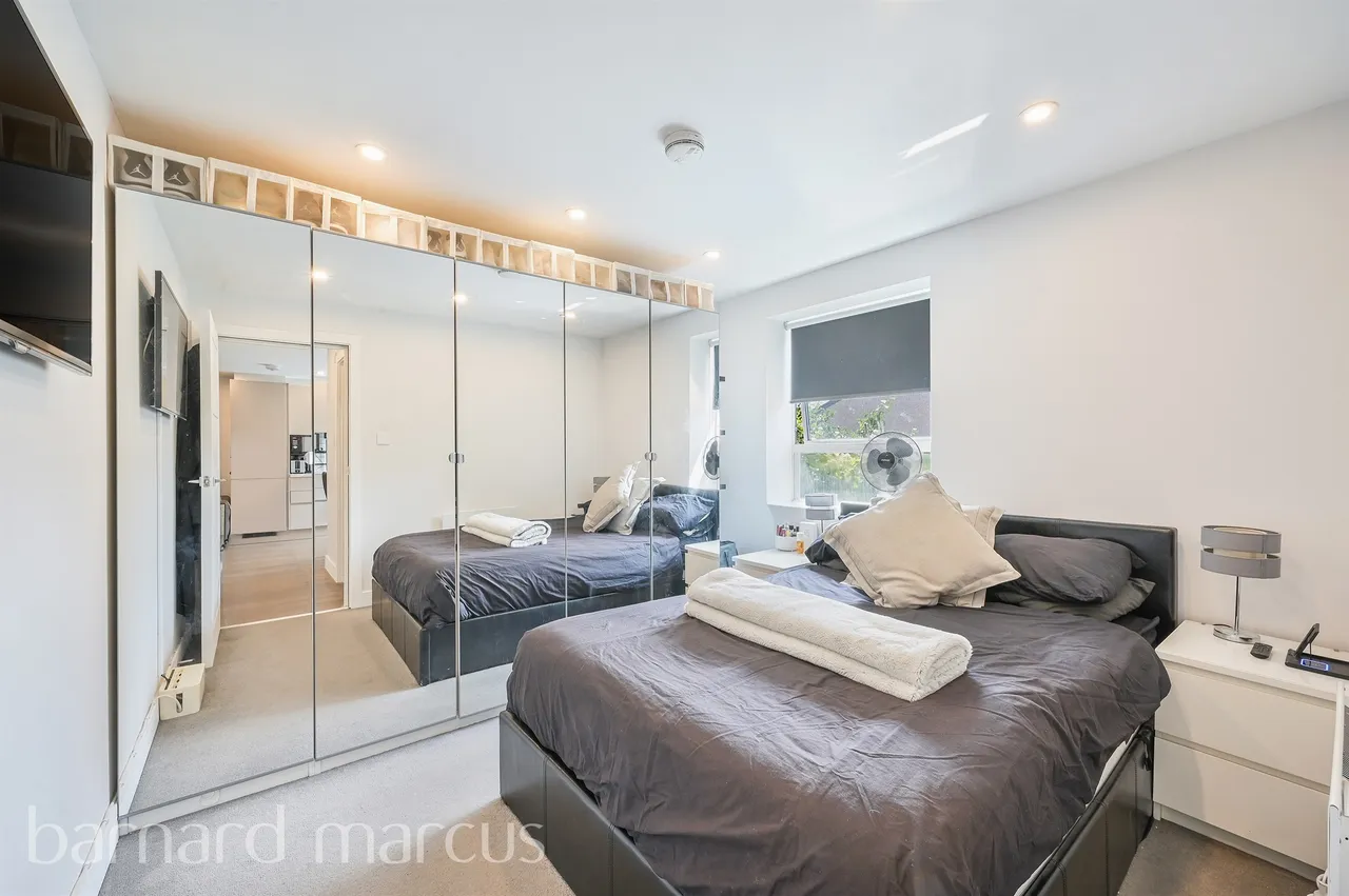 East Street, Epsom, photo 6
