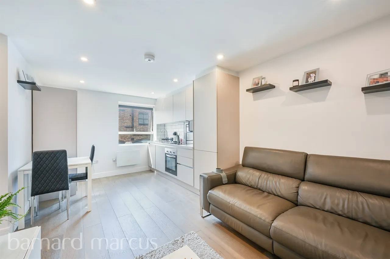 East Street, Epsom, photo 5