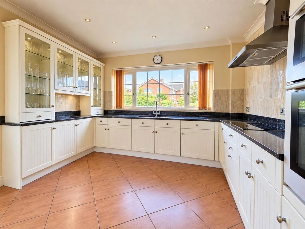Cherston Court, Barnwood, GL4, photo 2