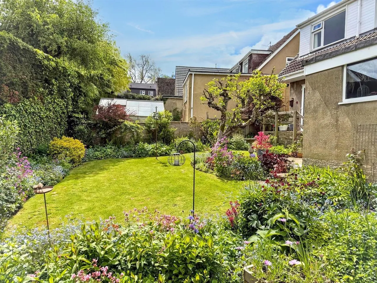 St. Peters Court, Addingham, LS29 0RL, photo 2