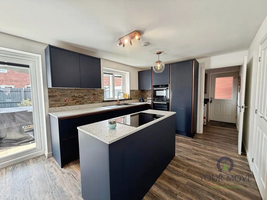 Halls Close, Radcliffe, Greater Manchester, M26, photo 5
