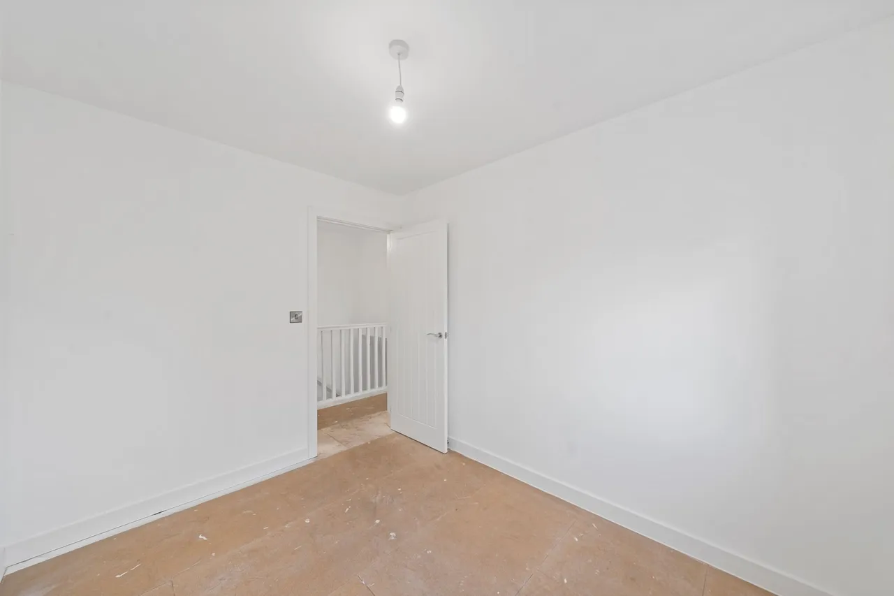Halis Court, Hale Village, L24, photo 21
