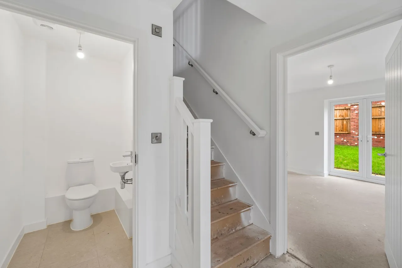Halis Court, Hale Village, L24, photo 10