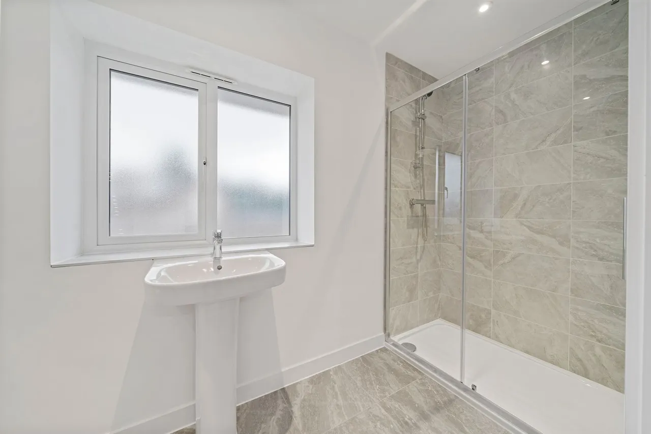 Halis Court, Hale Village, L24, photo 30