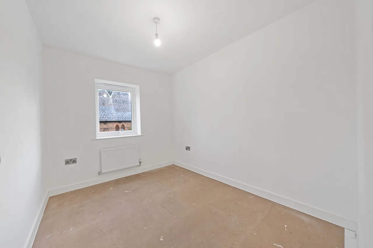 Halis Court, Hale Village, L24, photo 18