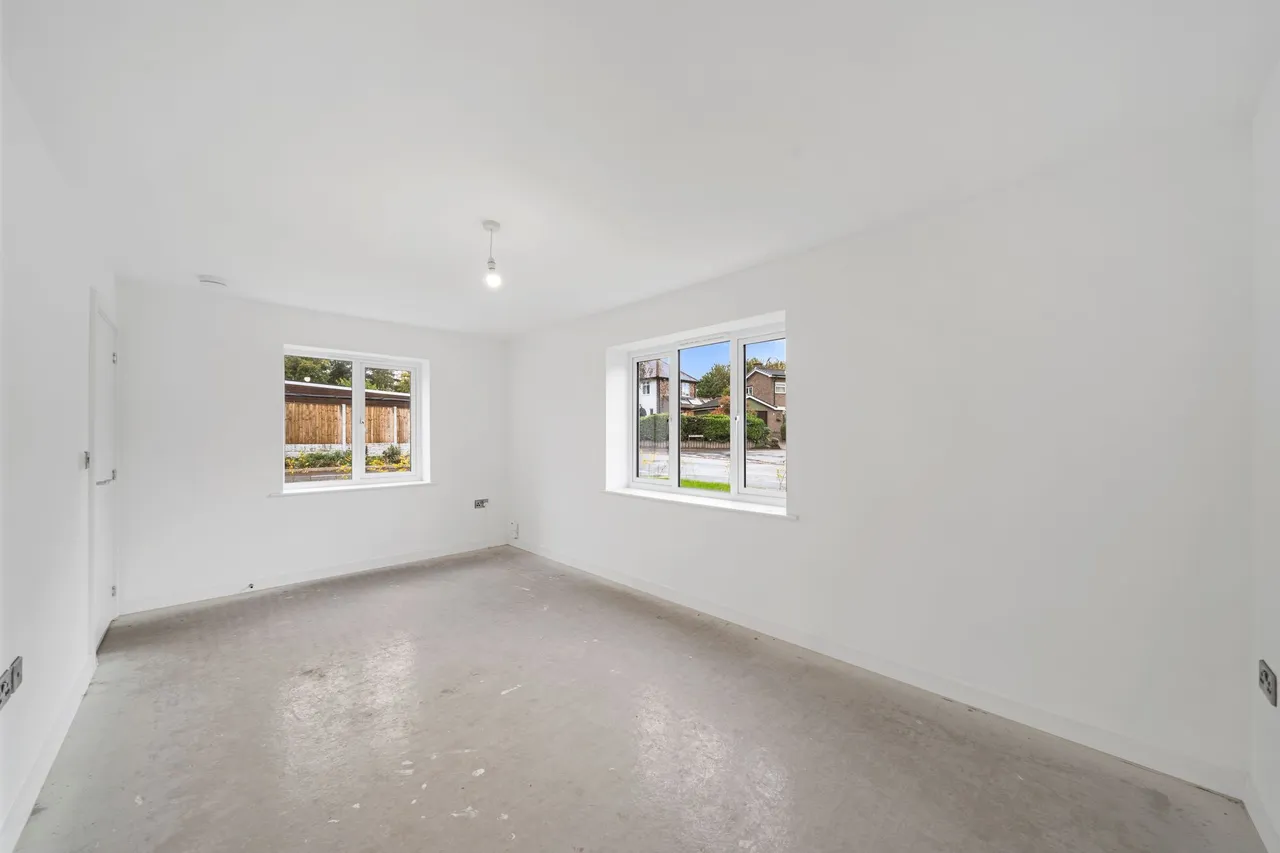 Halis Court, Hale Village, L24, photo 6