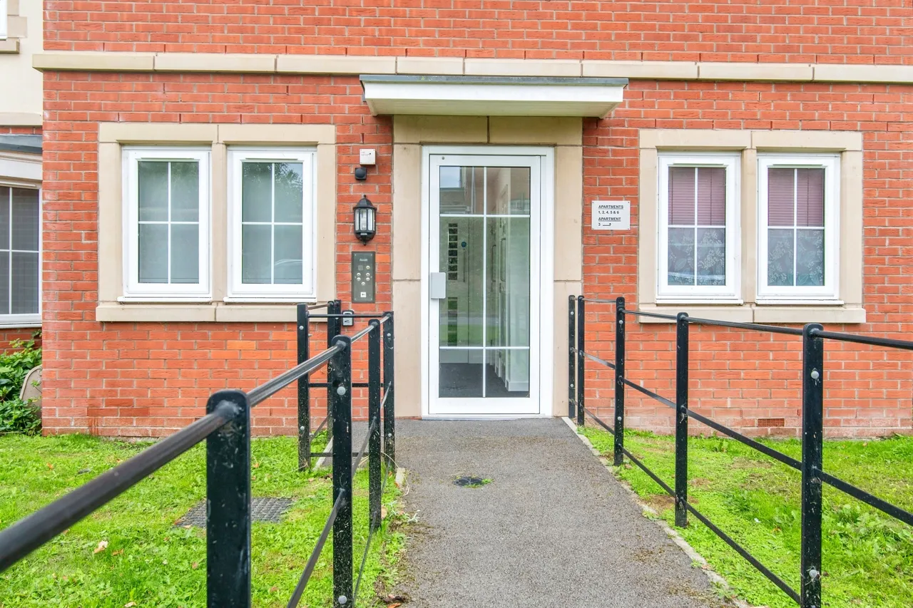 Chevenham Close, Malvern, WR13, photo 12