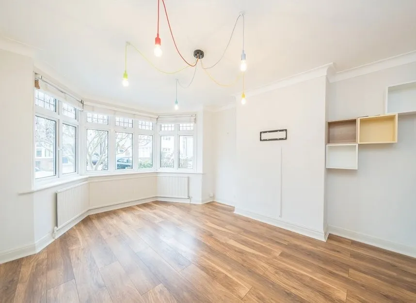 Melrose Avenue, Twickenham, TW2, photo 5
