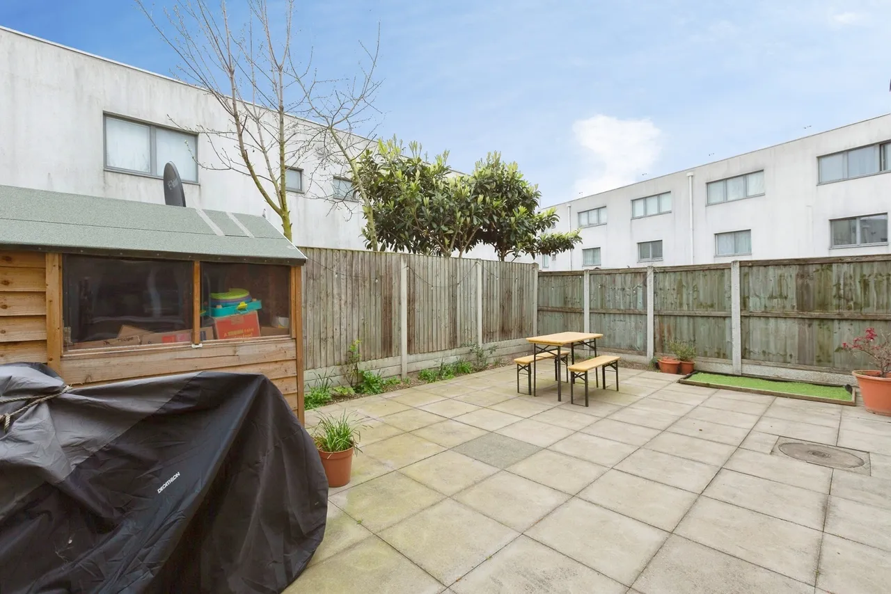Roberts Close, Barking, IG11, photo 17