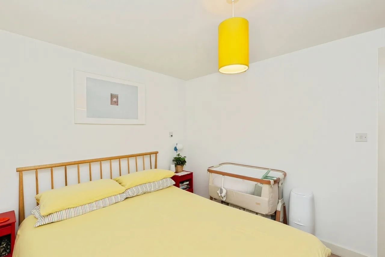 Roberts Close, Barking, IG11, photo 11