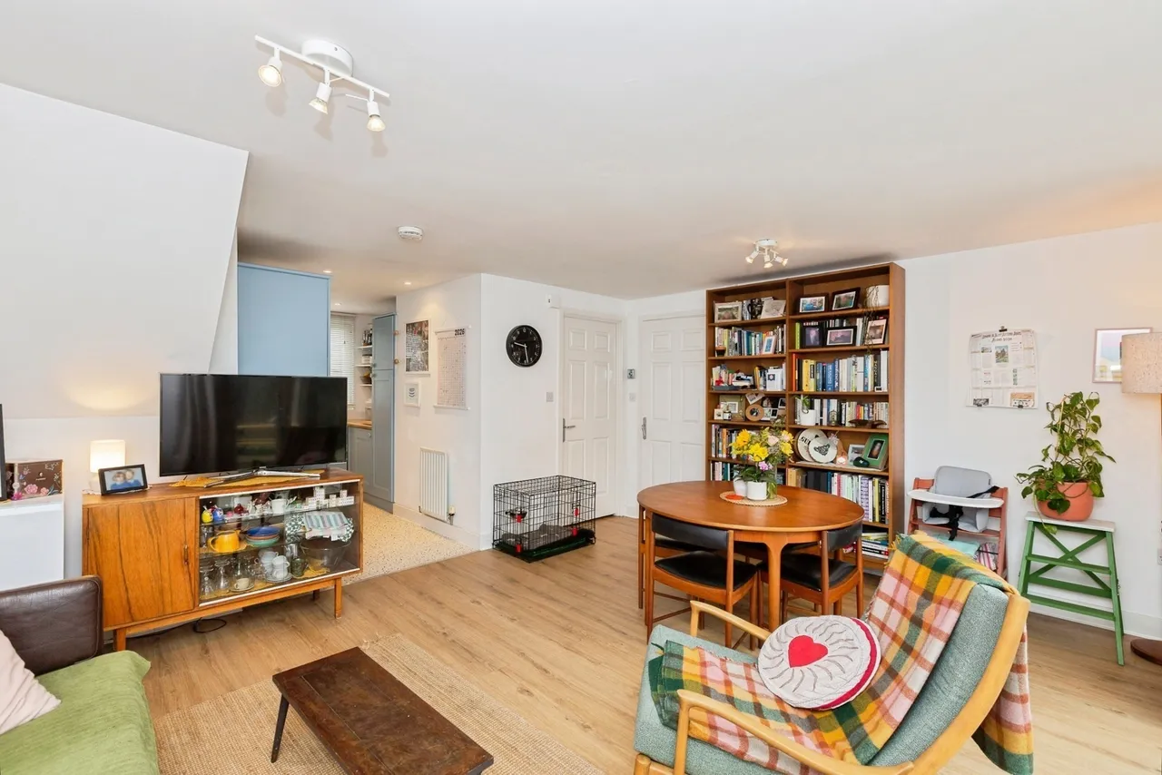 Roberts Close, Barking, IG11, photo 8