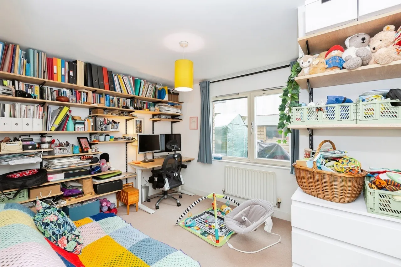 Roberts Close, Barking, IG11, photo 13