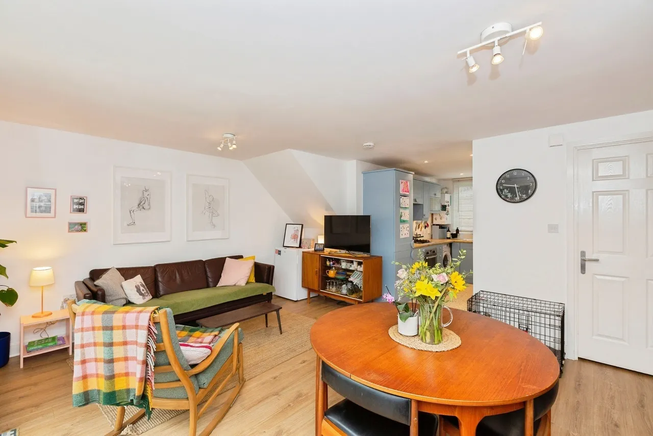 Roberts Close, Barking, IG11, photo 6