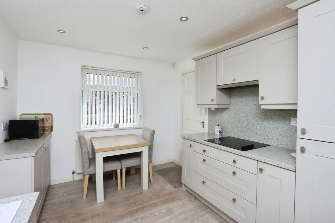 Hawthorn Avenue, Waterthorpe, Sheffield, S20, photo 3