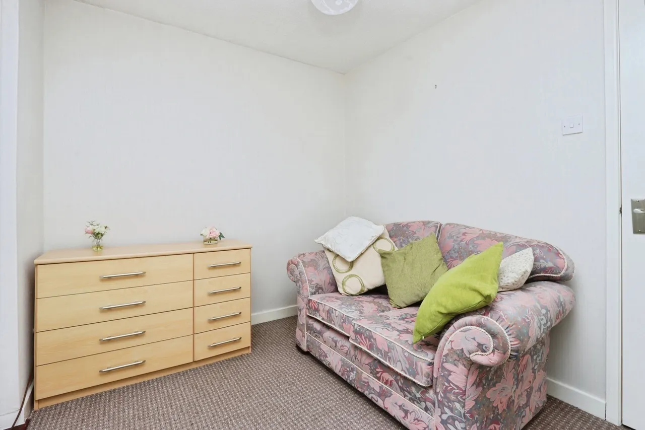 Hawthorn Avenue, Waterthorpe, Sheffield, S20, photo 11