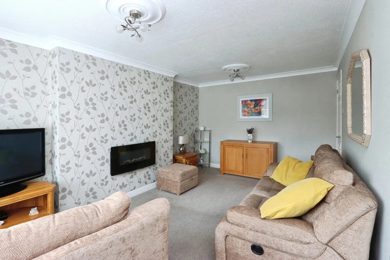 Hawthorn Avenue, Waterthorpe, Sheffield, S20, photo 4