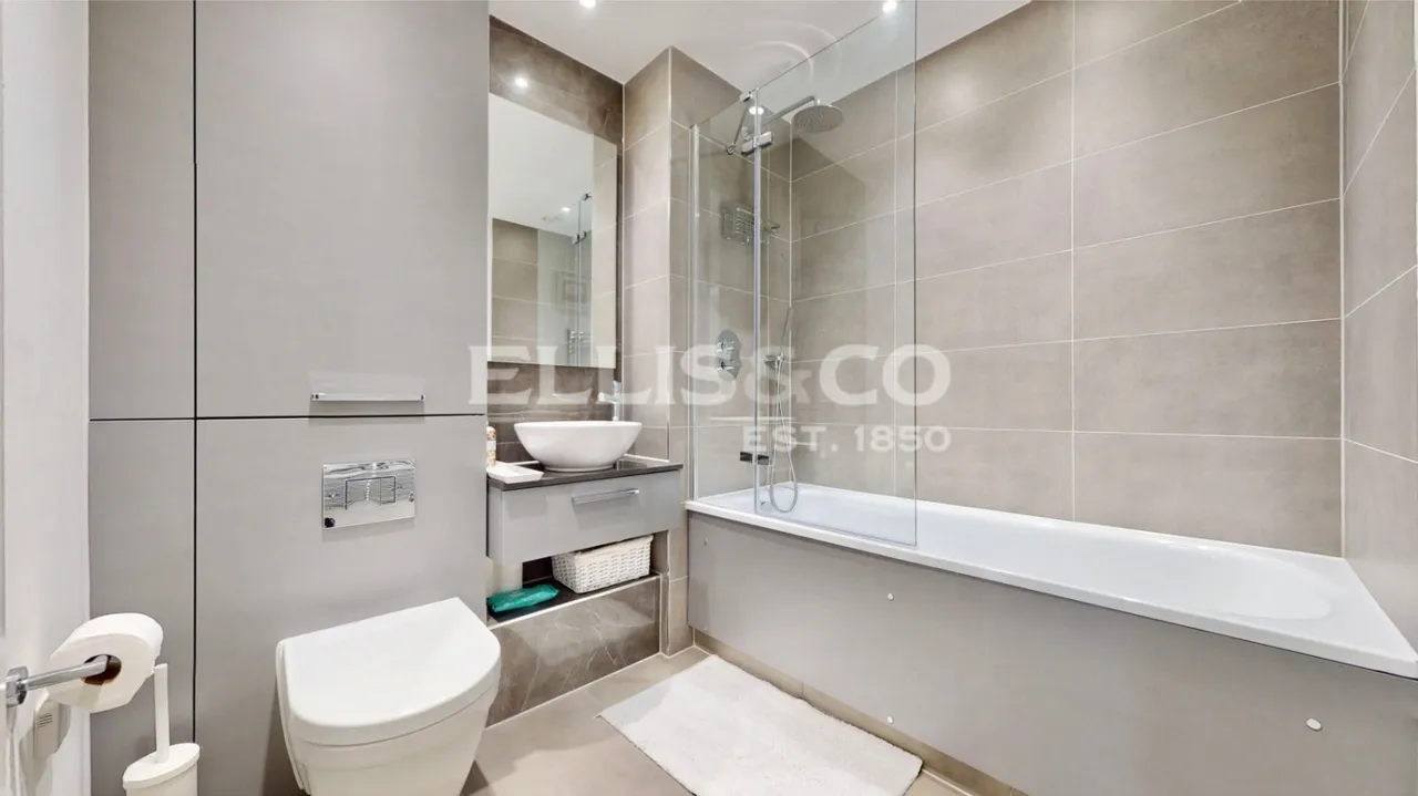 Bakery Walk, Greenford, UB6, photo 16