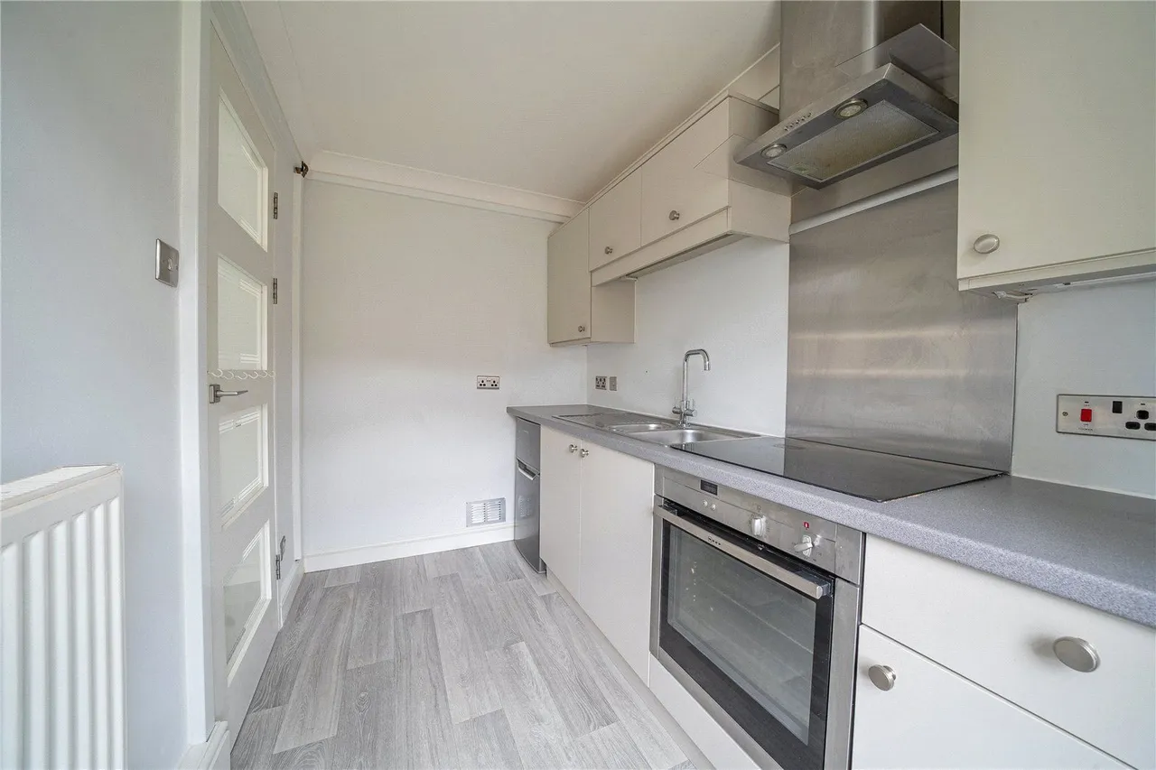 Elmhurst Close, Leeds, LS17, photo 5