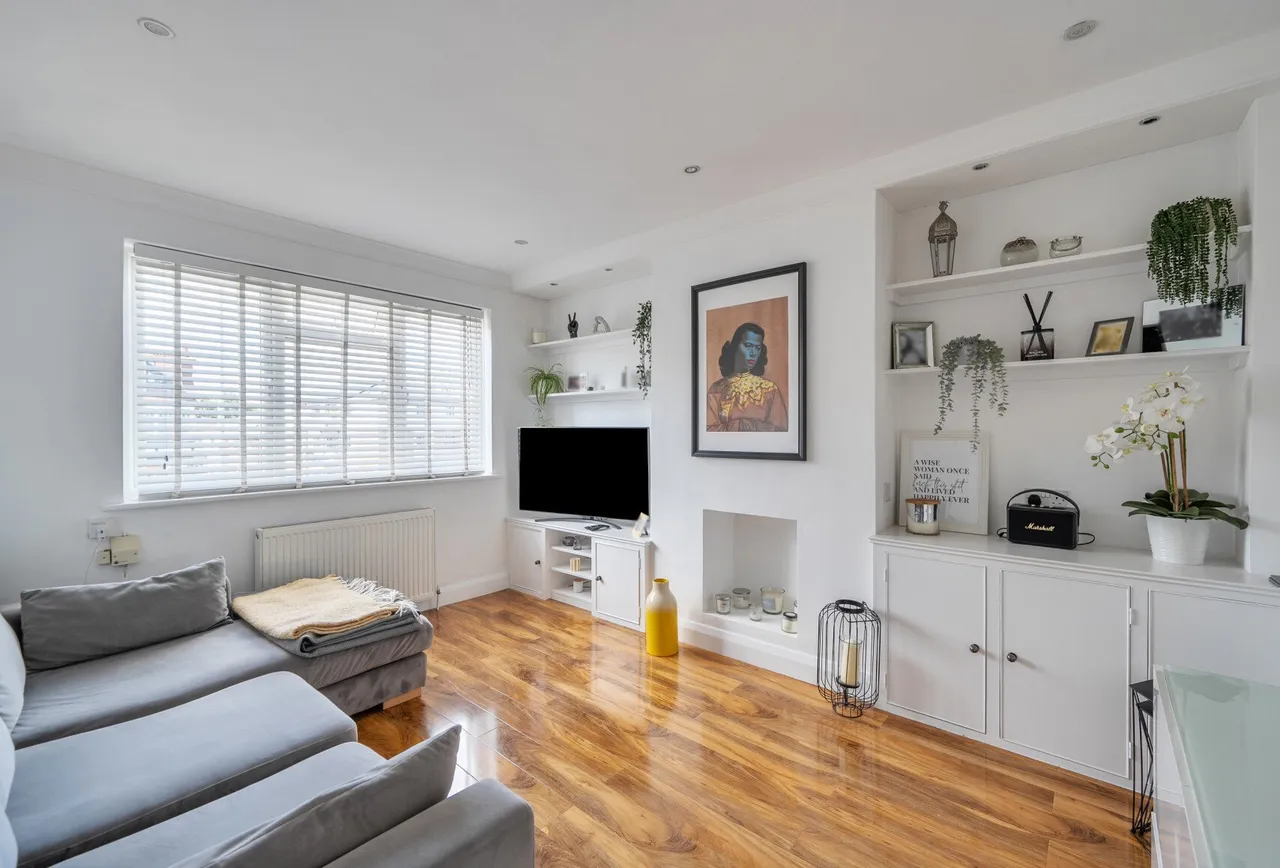 2 bed flat for sale — London Road, Cheam, SM3 9BJ