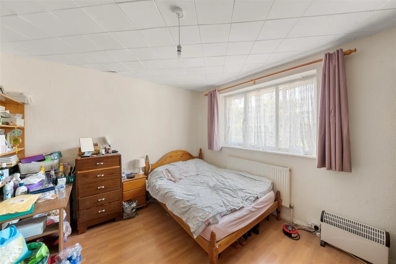 Rushdene Crescent, Northolt, photo 8