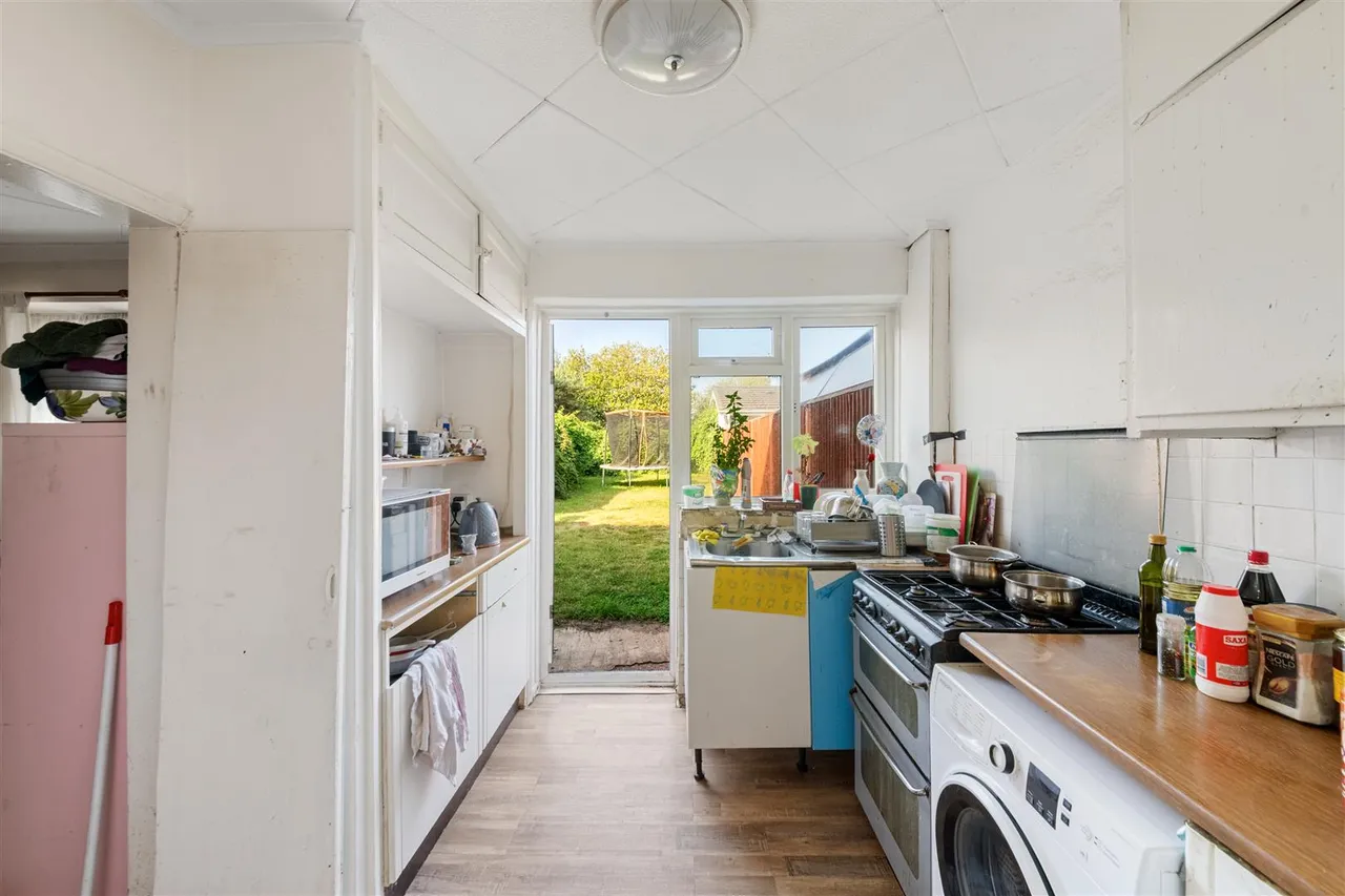 Rushdene Crescent, Northolt, photo 3