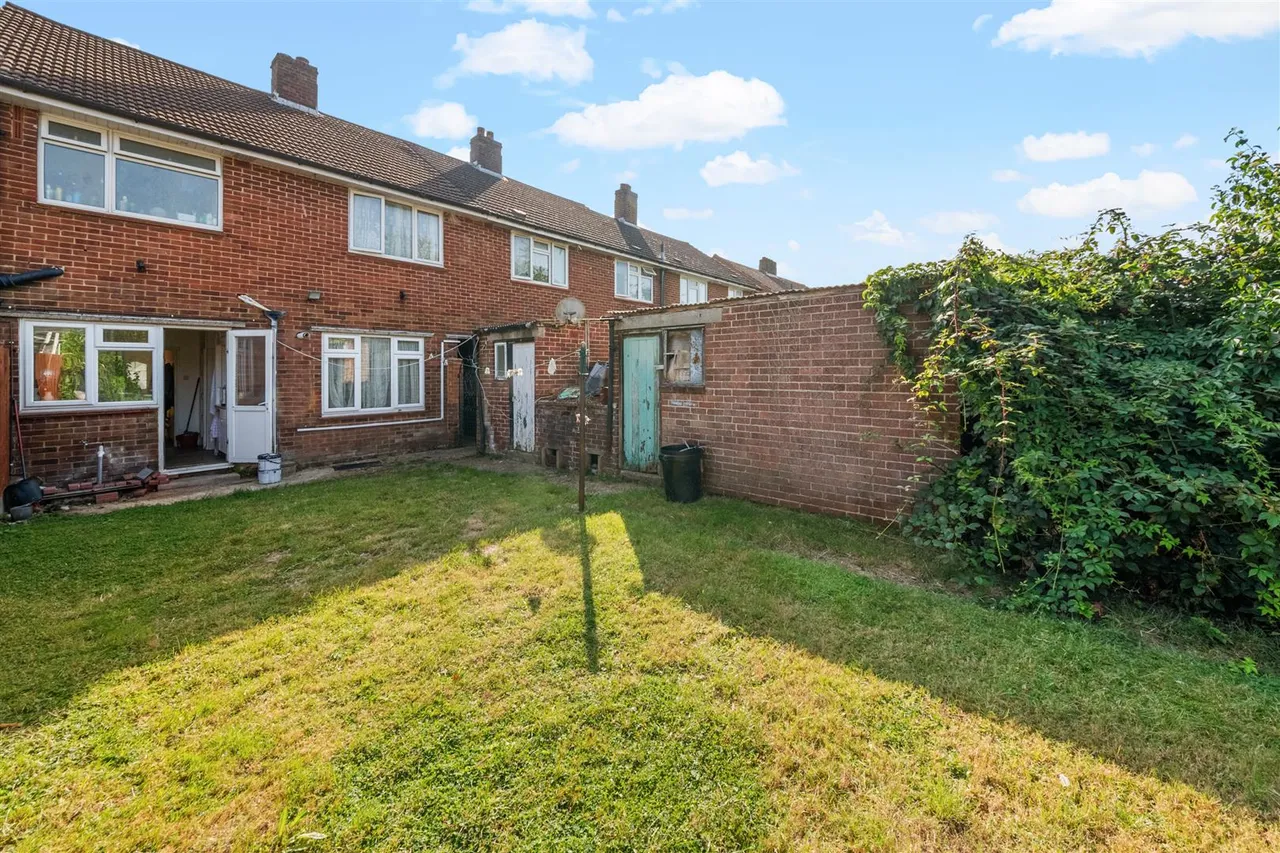 Rushdene Crescent, Northolt, photo 4
