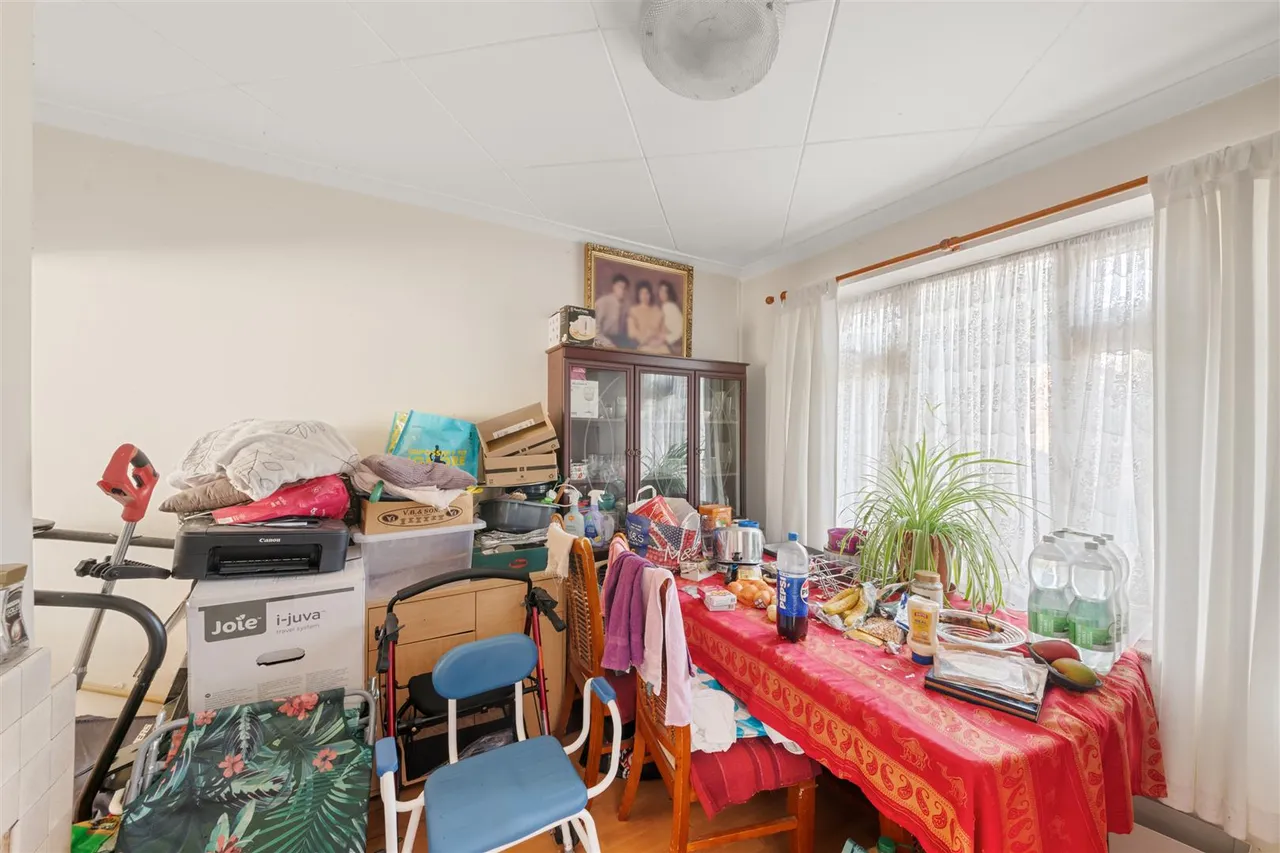 Rushdene Crescent, Northolt, photo 6