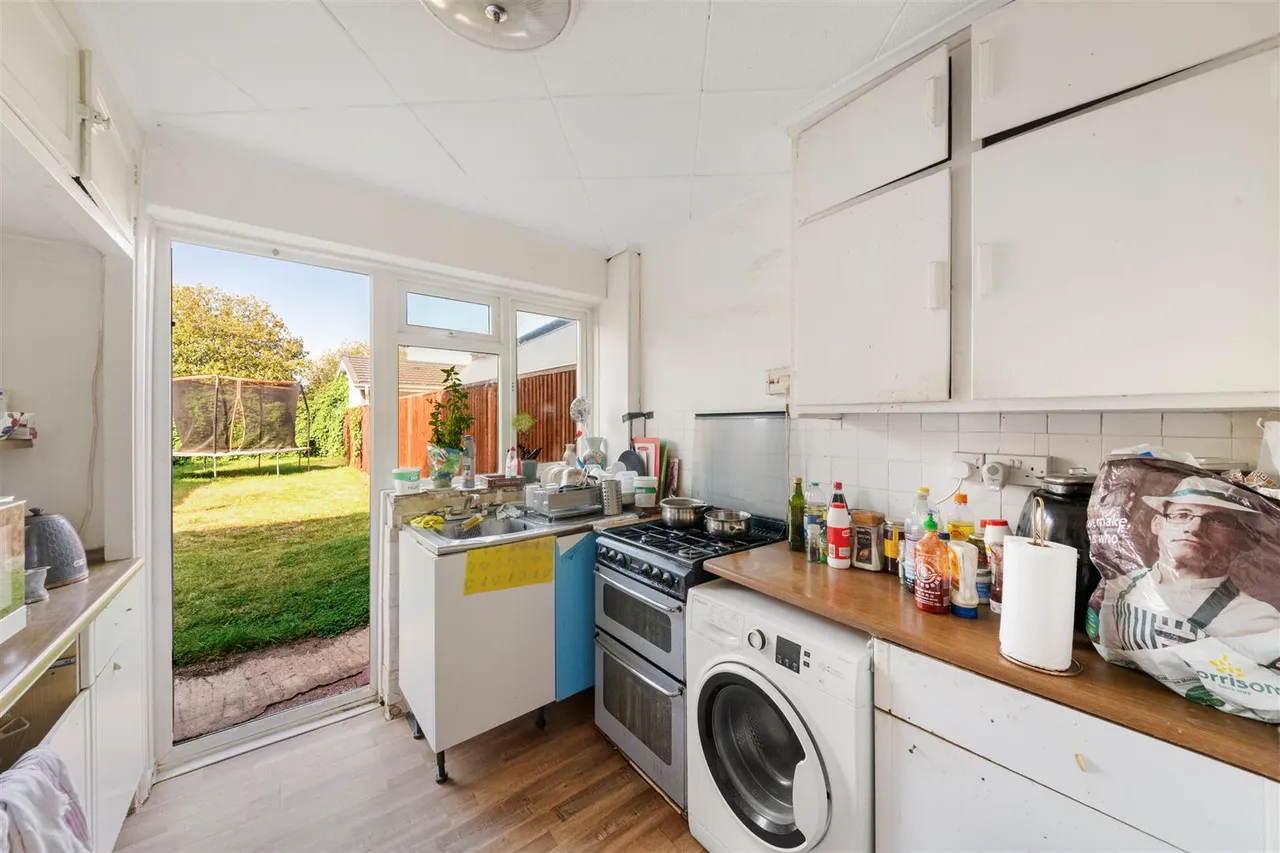 Rushdene Crescent, Northolt, photo 7